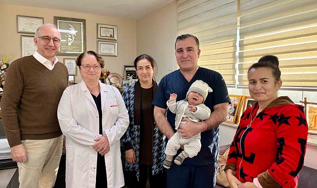 8,5 aylık Özbek bebek, annesinin karaciğeriyle hayata tutundu