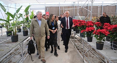 Adana Büyükşehir Belediyesi, güneş enerjisiyle çalışan akıllı sera açtı