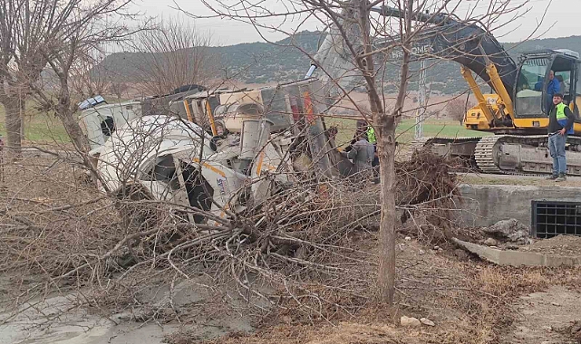 Adıyaman’da beton mikseri devrildi