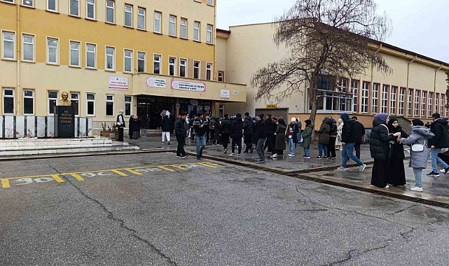 Afyonkarahisar’da AÖL heyecanı ilk oturumla başladı
