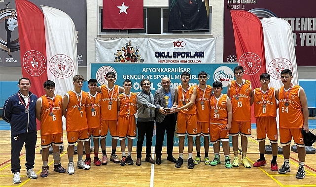Afyonkarahisar’da genç erkekler basketbol müsabakaları sona erdi