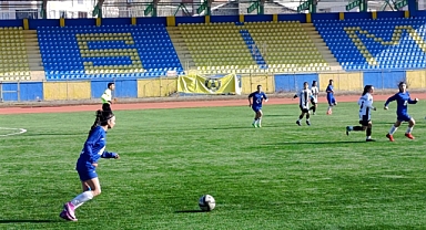 Ağrı ASPGSK Kadın Futbol Takımı liderliğini sürdürüyor