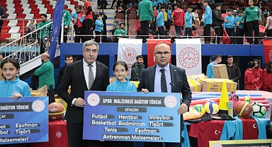 Ağrı'da 5 Bin Sporcuya Malzeme Desteği (Videolu Haber)