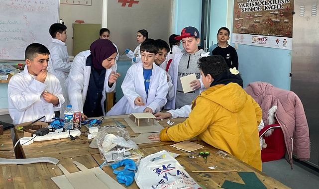 Ağrı’da, Deneyap Atölyelerinde Tasarım ve Üretim dersi heyecanı