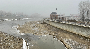 Ağrı'da dondurucu soğuk etkili oldu (Videolu Haber)