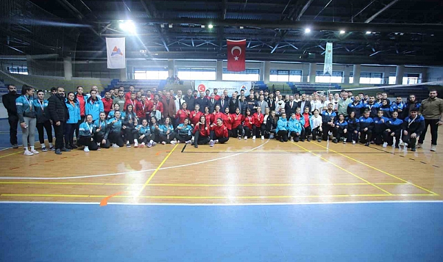 Ağrı’da düzenlenen ÜNİLİG voleybol bölgesel lig müsabakaları sona erdi