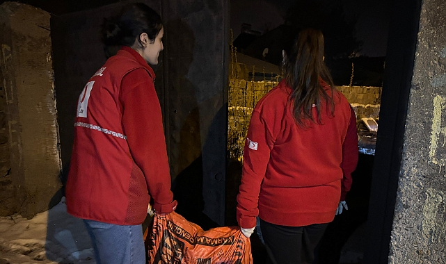 Ağrı'da ihtiyaç sahiplerine kömür dağıtımı sürüyor