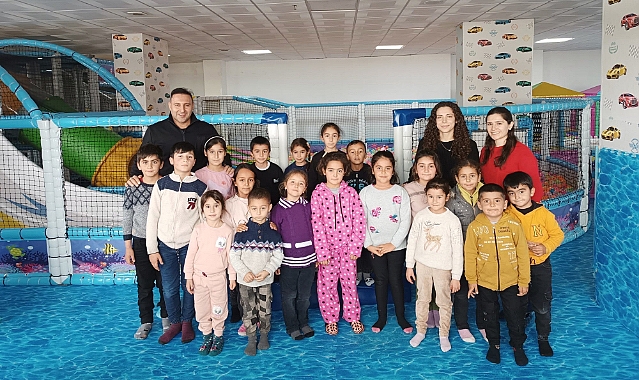 Ağrı'da "Oyun Benim Hakkımdır" etkinliğiyle çocuklar doyasıya eğleniyor
