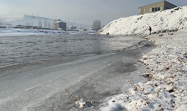 Ağrı'da soğuk hava etkisini artırıyor
