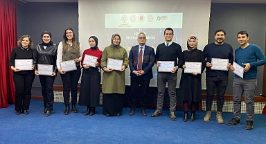 Ağrı’da TÜBİTAK ve Erasmus eğitimlerini tamamlayan öğretmenlere belgeleri verildi