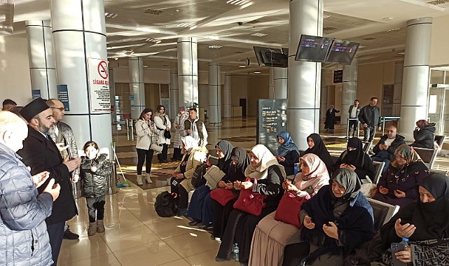 Ağrı’da Umreciler Dualarla Uğurlandı
