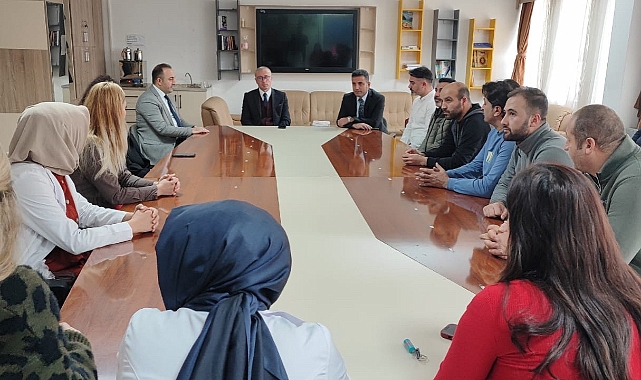 Ağrı İl Müdürü Kökrek’ten 15 Temmuz Şehitleri Anadolu Lisesine ziyaret