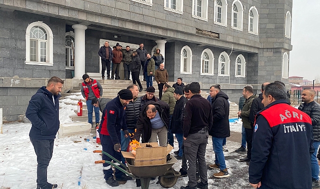 Ağrı İtfaiye ekiplerinden yangın tatbikatı eğitimi