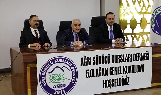 Ağrı Milli Eğitim Müdürü Kökrek, Sürücü Kursları Derneği Başkanı Ceper’i tebrik etti