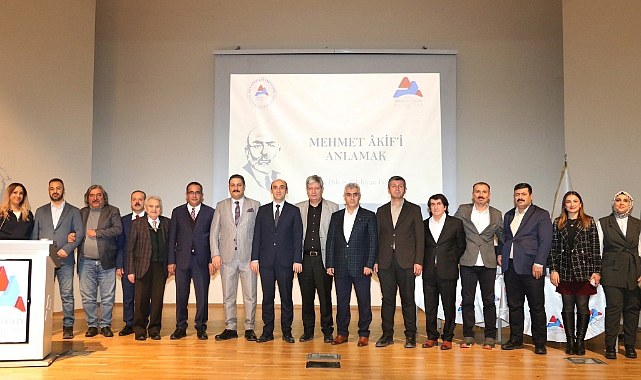AİÇÜ’de "Mehmet Akif'i Anlamak" Konulu Konferans Düzenlendi
