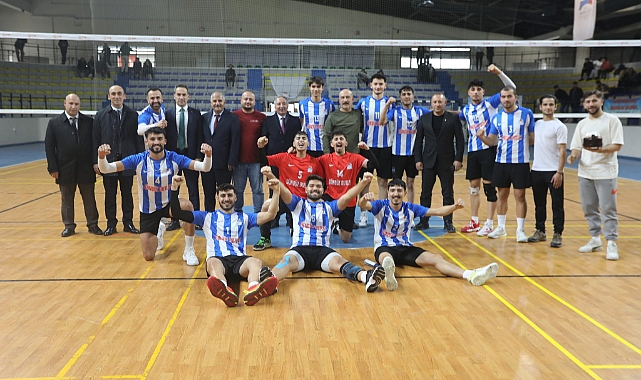 AİÇÜ Erkek Voleybol Takımından Galibiyet