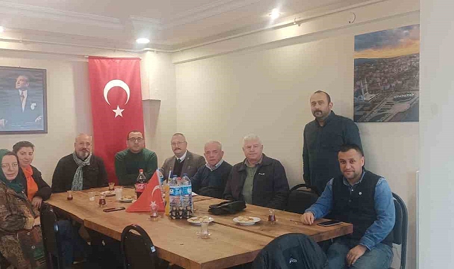 Akçakoca’da siyasiler Akçakoca Lisesi Mezunları Derneğine üye oldu