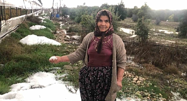 Antalya’da sağanak yağmur sonrası dolu yağdı