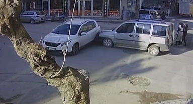 Araçlar çarpıştı, 2’si çocuk 3 kişi yaralandı