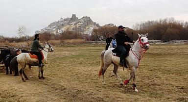 At çiftliğine ilgi büyük
