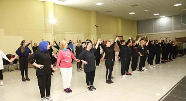 Atakum Belediyesi Halk Oyunları Kursu’na yoğun ilgi