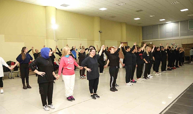 Atakum Belediyesi Halk Oyunları Kursu’na yoğun ilgi