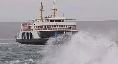 Bandırma ve Erdek’te olumsuz hava şartları nedeniyle feribot seferleri iptal edildi