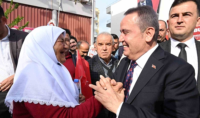 Başkan Böcek: "Günü kurtaracak projeler değil kente değer katacak projeleri hayata geçirdik"