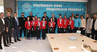 Başkan Şadi Özdemir başarılı sporcuları ağırladı