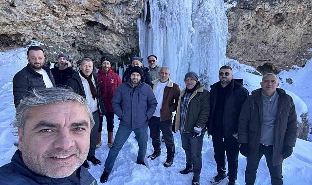 Bayburt’ta Sırakayalar Şelalesi buz tuttu