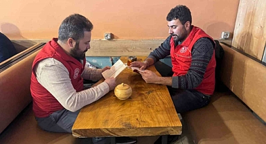 Bayburt’un kıraathanelerinde kitap okunuyor