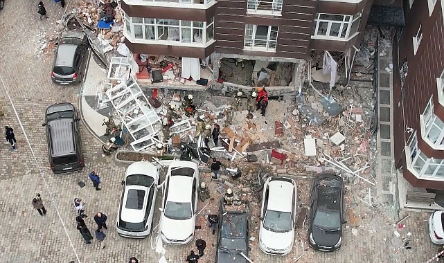 Beylikdüzü’nde 14 katlı binada patlama meydana geldi