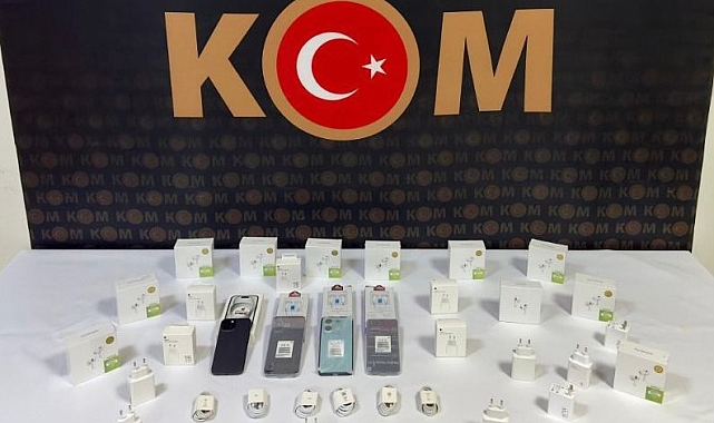 Bingöl'de kaçak telefonlar ve aksesuarları ele geçirildi