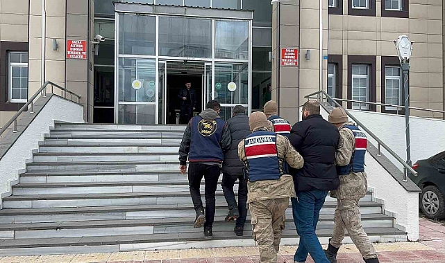 Bitlis'te araması olan iki kişi yakalandı