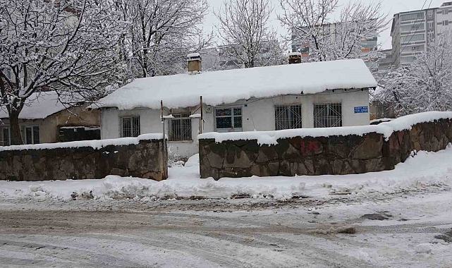 Bitlis'te 107 köy yolu ulaşıma açıldı