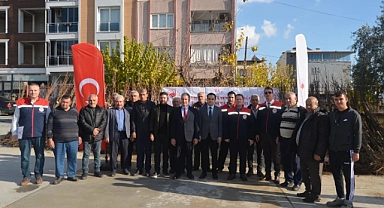 Buharkent’te üreticilere bin 300 kestane fidanı dağıtıldı
