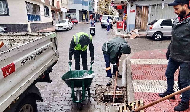 Büyükşehir ve MASKİ ekipleri yağışta sahadaydı