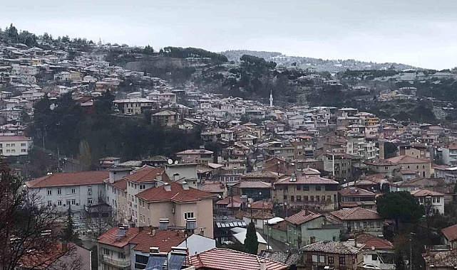 Denizli’nin yüksek kesimlerinde kar yağışı etkili oldu