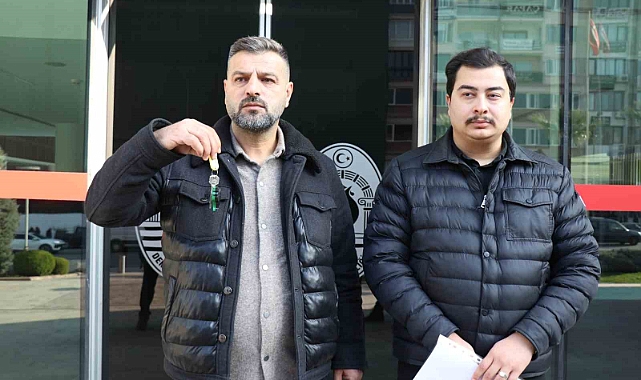 Denizlispor kulüp anahtarlarından biri belediyeye, diğeri valiliğe bırakıldı