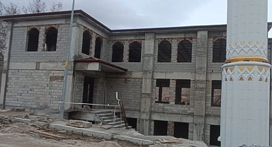 Depremde yıkılan cami yeniden yapılıyor