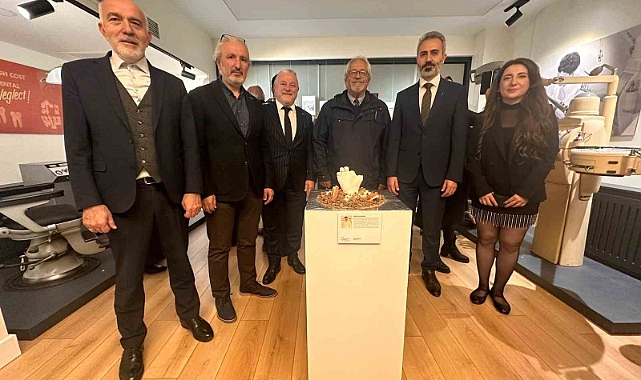 ‘Dişe dokunur’ sergi: Diş sağlığında mizah ve sanat