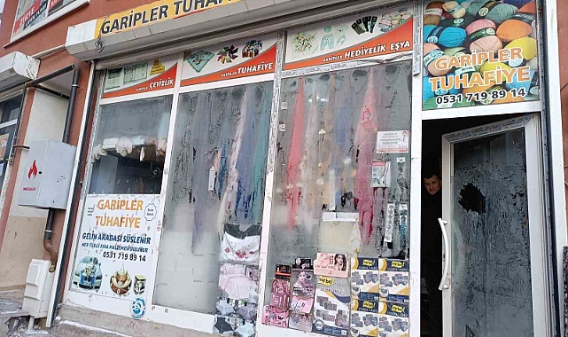 Diyadin’de iş yerlerinin camları buz tuttu