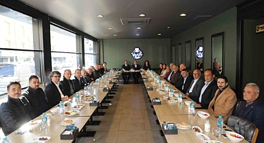 Doğan, partisinin ilçe yönetimiyle bir araya geldi