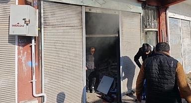 Doğubayazıt'ta işyerinin deposunda sobadan kaynaklı yangın çıktı