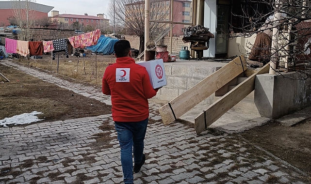 Doğubeyazıt’ta yardım kolileri ihtiyaç sahiplerine ulaşıyor