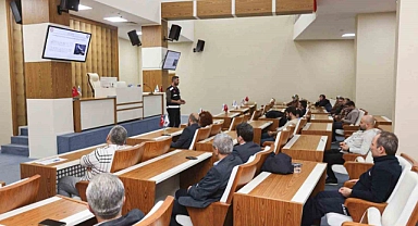 Dolandırıcılara Karşı Güvende Kalma Eğitimi