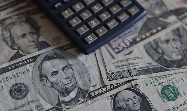 Dolar/TL'de yeni rekor: En yüksek seviyeyi gördü!