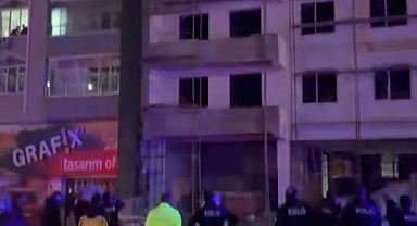 Elazığ’da 5’inci kata çıkarak atlamak isteyen şahsı ekipler ikna etti