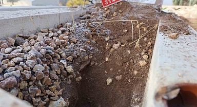 Elazığ’da bir mezarlık tahrip edildi, duyarlı vatandaş kabri eski haline getirdi
