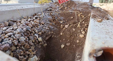 Elazığ’da bir mezarlık tahrip edildi, duyarlı vatandaş kabri eski haline getirdi